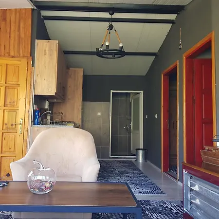 Chimera Holiday House Дом отдыха *